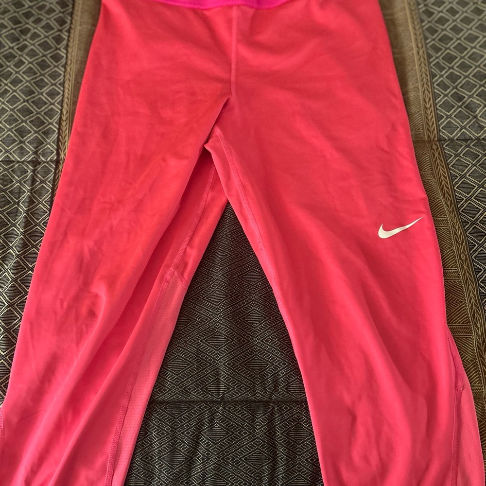 Nike Pink Capri Leggings Athletic Stretch